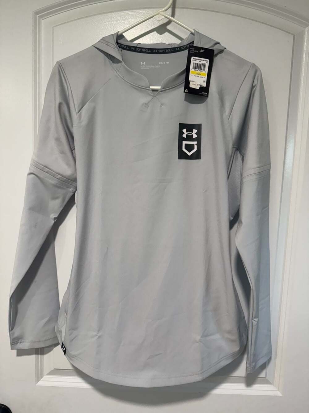 Under Armour Softball Cage Hoodie Gray Pullover Loose Fit Women’s M NWT
